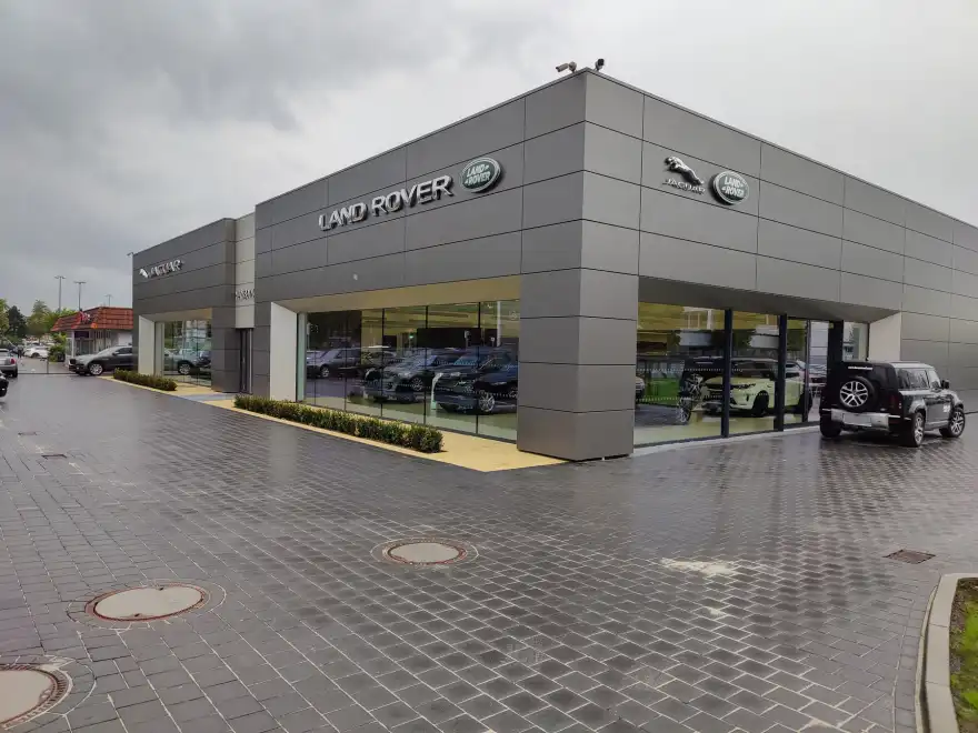 Neubau Autohaus für Landrover + Jaguar in Lübeck