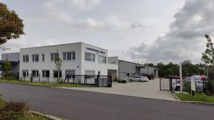 Neubau Unternehmenssitz für Lagerlogistik in Großbeeren Neubau Unternehmenssitz für Lagerlogistik in Großbeeren