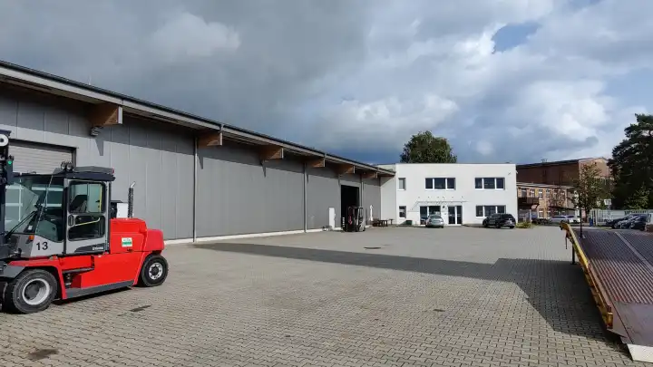 Verlagerung und Erweiterung Unternehmenssitz für Lagerlogistik in Ludwigsfelde Verlagerung und Erweiterung Unternehmenssitz für Lagerlogistik in Ludwigsfelde