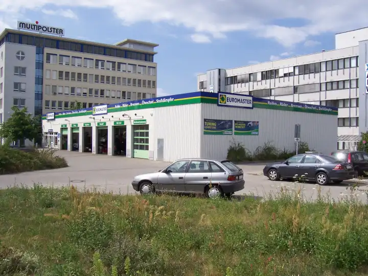 Neubau Reifencenter in Berlin-Marzahn Neubau Reifencenter in Berlin-Marzahn