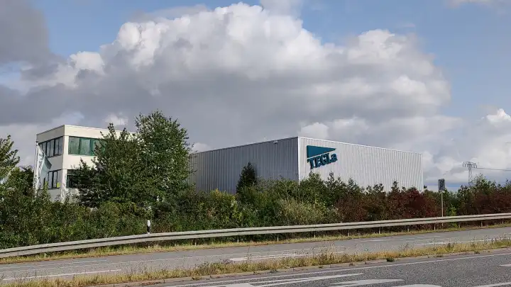 Neubau Speditions- und Logistikanlage in Ludwigsfelde Neubau Speditions- und Logistikanlage in Ludwigsfelde