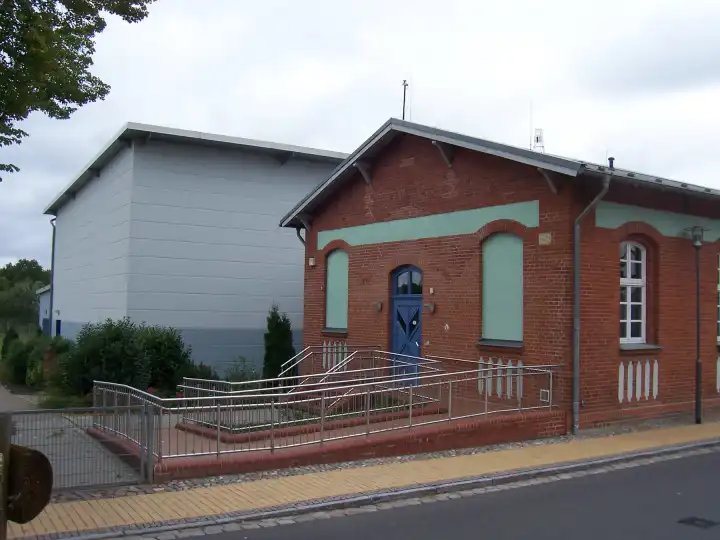 Erweiterung – Neubau einer Einfeldsporthalle in Grimmen Erweiterung – Neubau einer Einfeldsporthalle in Grimmen