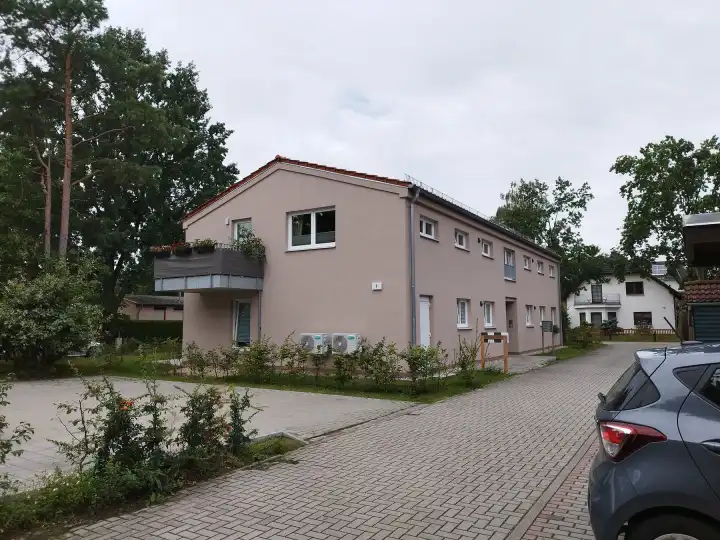 Mehrfamilienhaus mit 4 Wohneinheiten in Zeesen Mehrfamilienhaus mit 4 Wohneinheiten in Zeesen