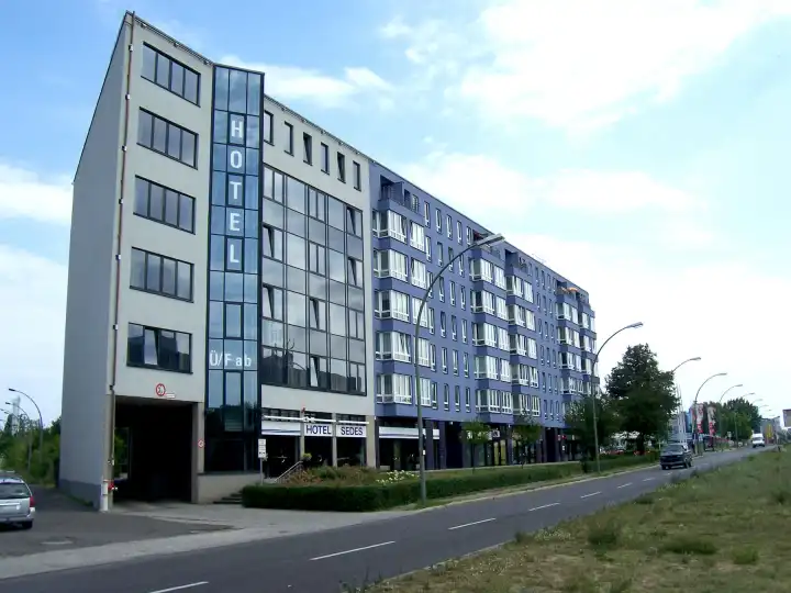 Neubau Wohn- und Geschäftshaus in der Prenzlauer Promenade, Berlin