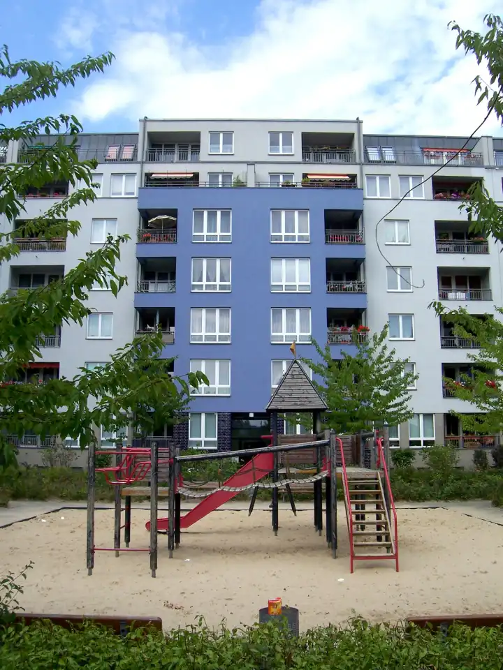 Neubau Wohn- und Geschäftshaus in der Prenzlauer Promenade, Berlin